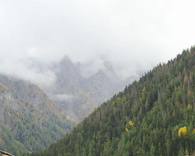 Maison Farinet Guest house 4*